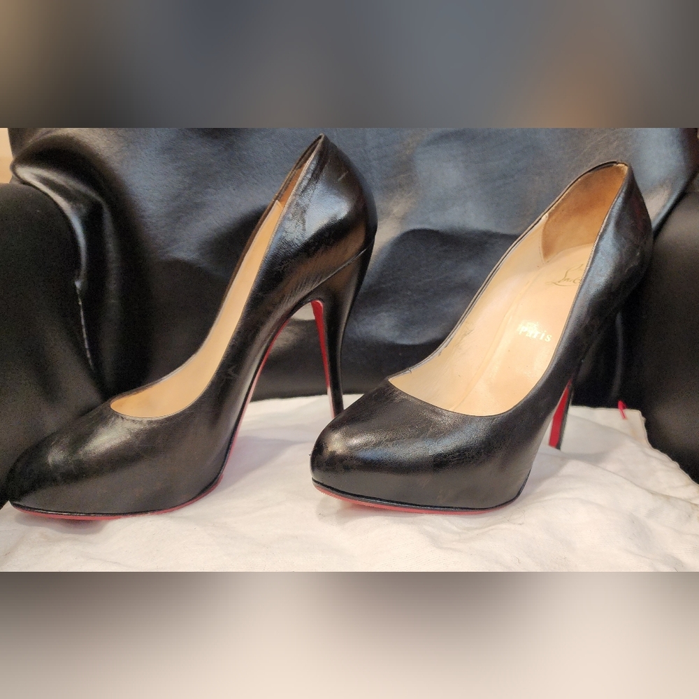 AUTHENTIC CHRISTIAN LOUBOUTIN Black Leather Heels with Dust Bag!! - Picture 6 of 6